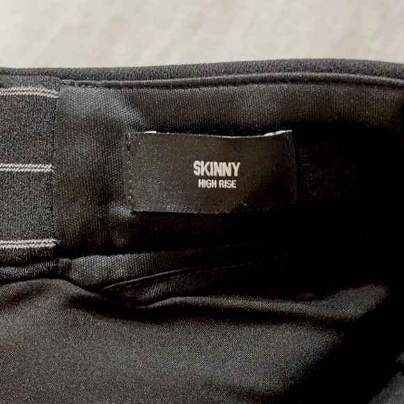 Express High Waisted Pinstripe Pant 00R - Picture 5 of 6